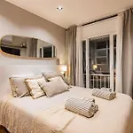 New Refurbished Modern Lejlighed *
