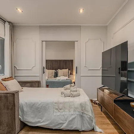 New Refurbished Modern Apartmán