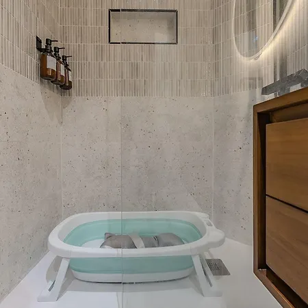 New Refurbished Modern Apartamento