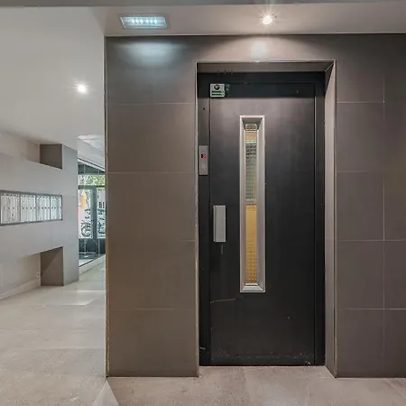 New Refurbished Modern Apartamento Barcelona