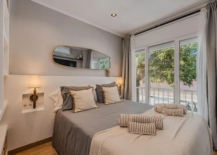 New Refurbished Modern Apartmán