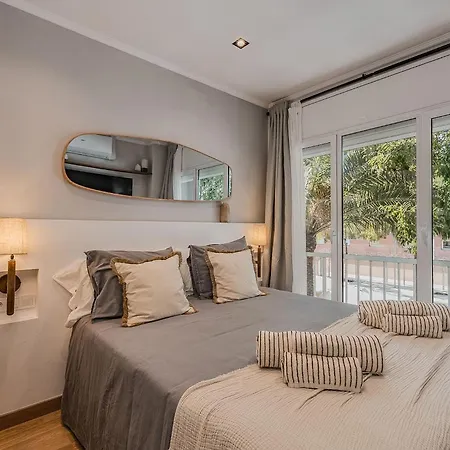 New Refurbished Modern Apartmán
